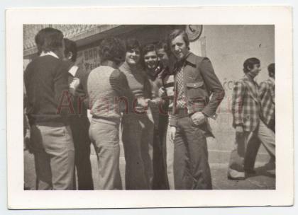 Via D'Afflitto, domenica davanti al Bar Sport - anno 1970